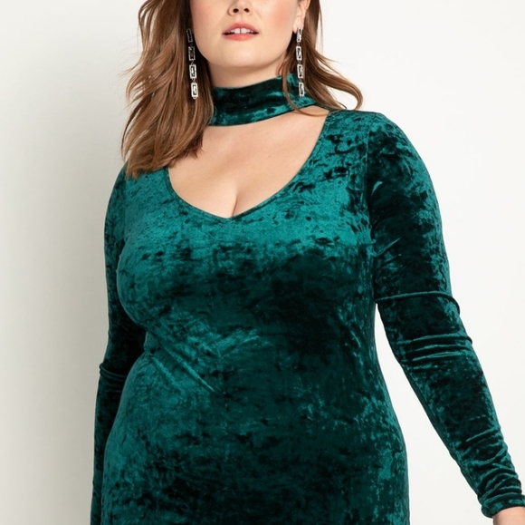 Cutout Neckline Velvet Dress - Picture 3 of 3